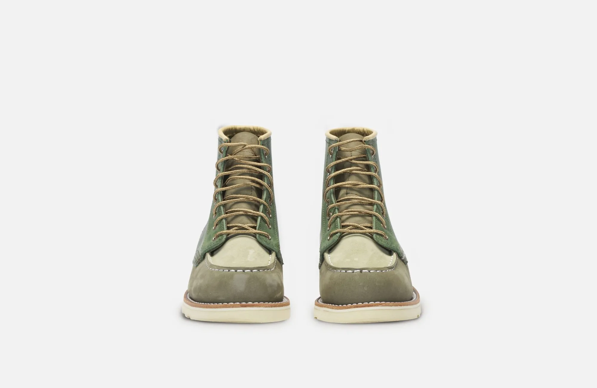 classic_moc__the_great_1-1.webp Classic Moc^Red Wing Shoes CLASSIC MOC & THE GREAT.