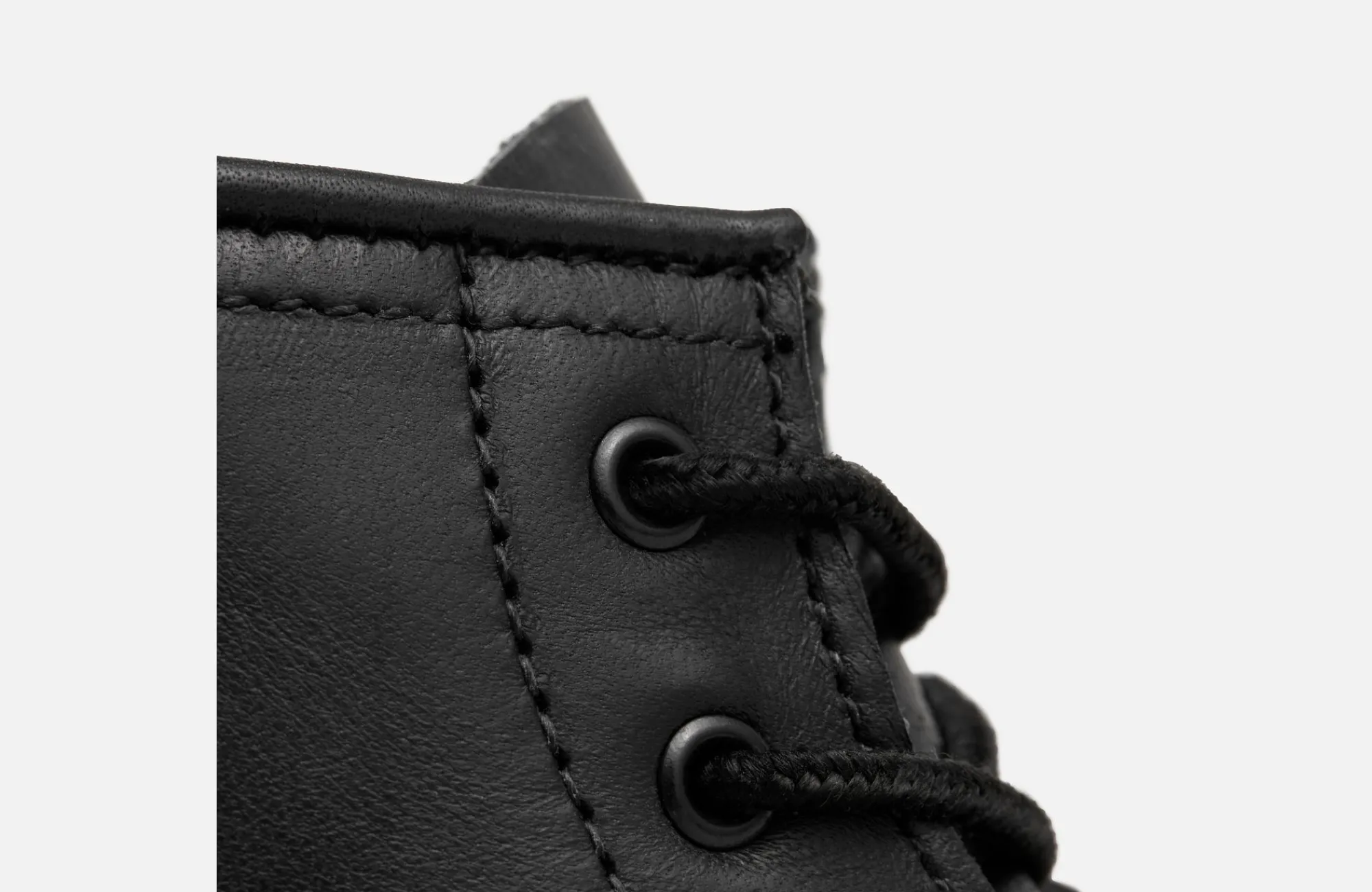 inch_classic_moc_7-8.webp Classic Moc^Red Wing Shoes 6-inch Classic Moc